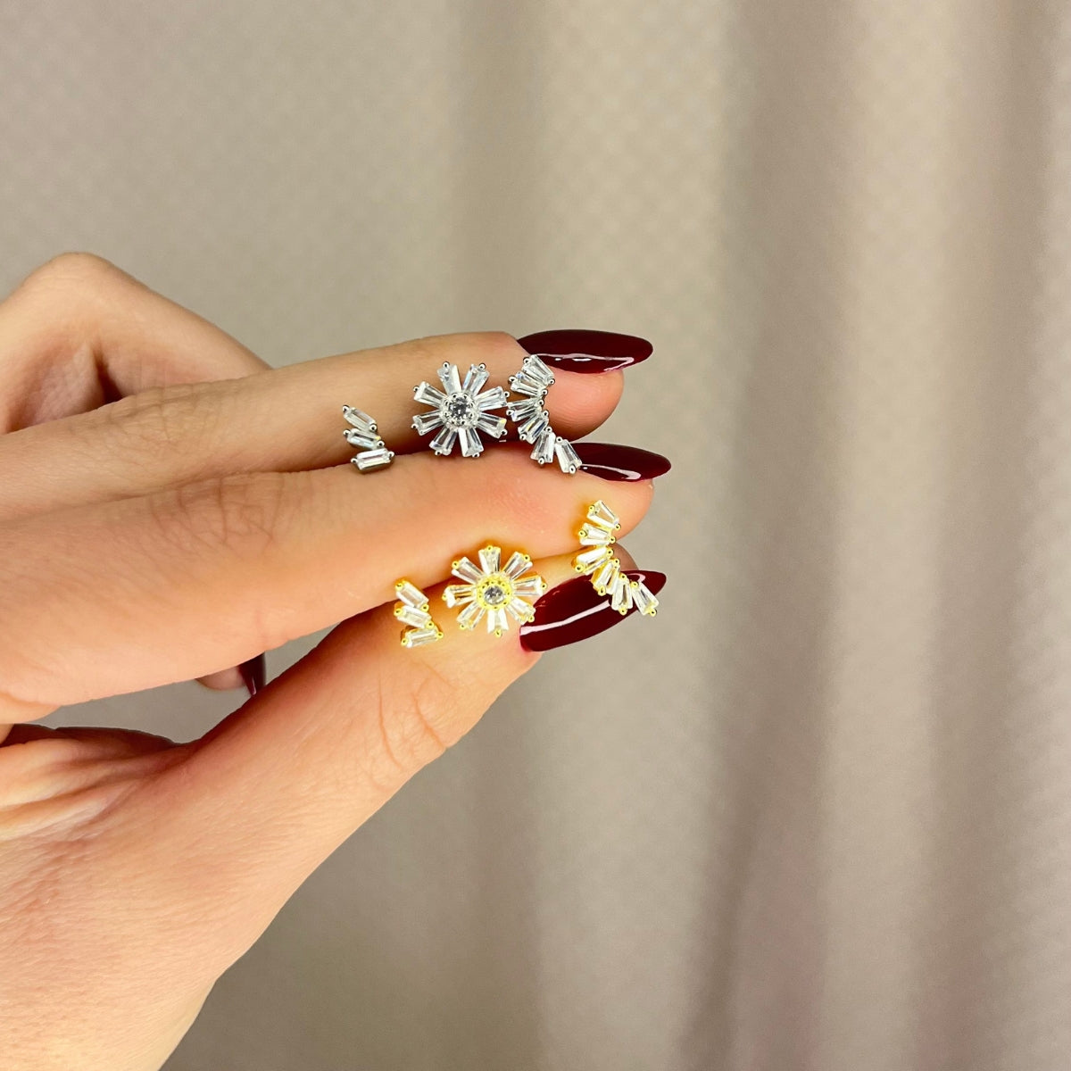 Glow Bar Flat Back Stud