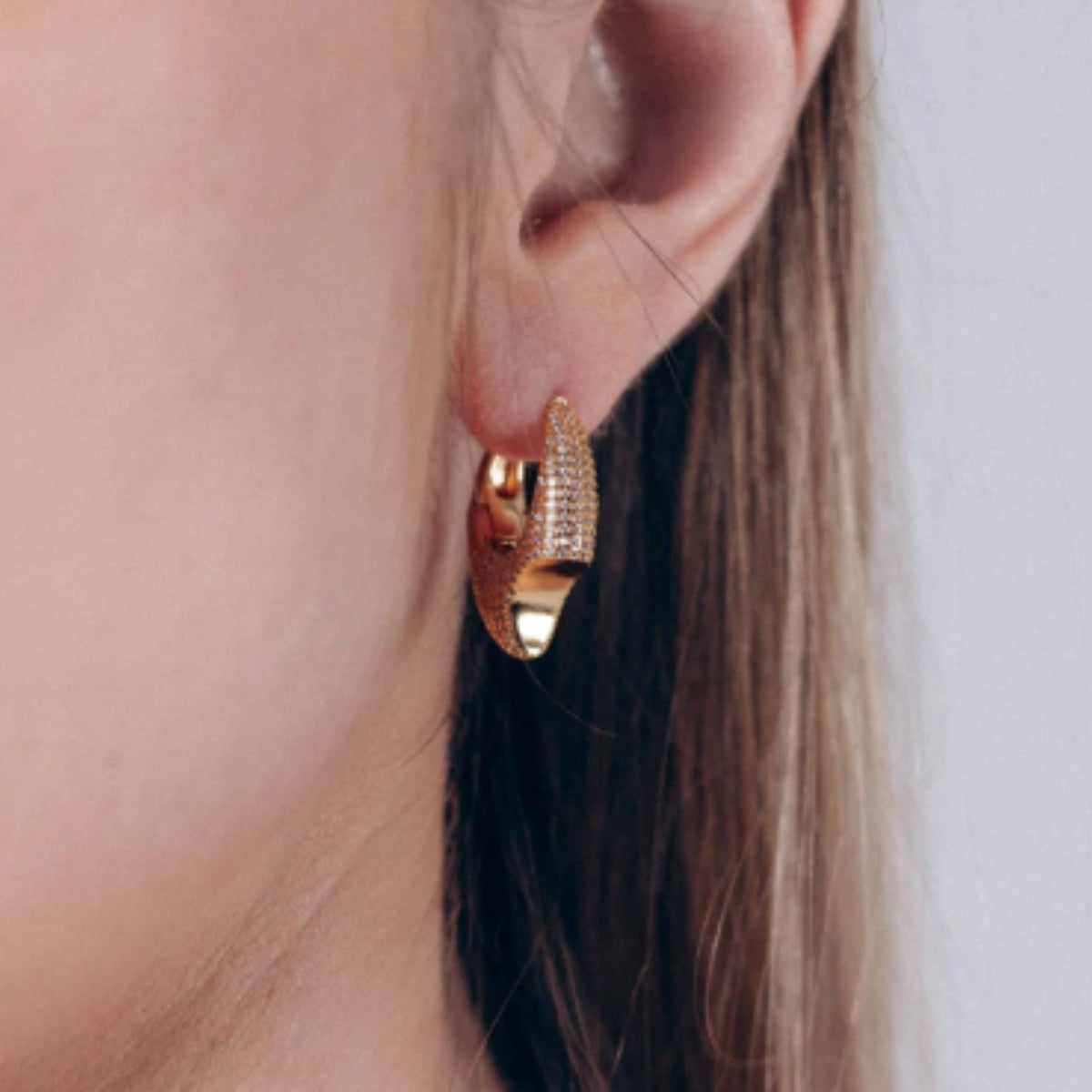 Iconic Curve Hoops
